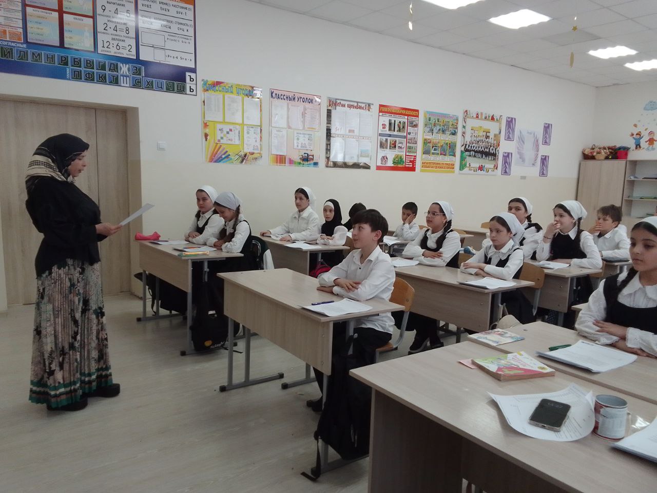 Краеведческий час "Живая нить традиций"