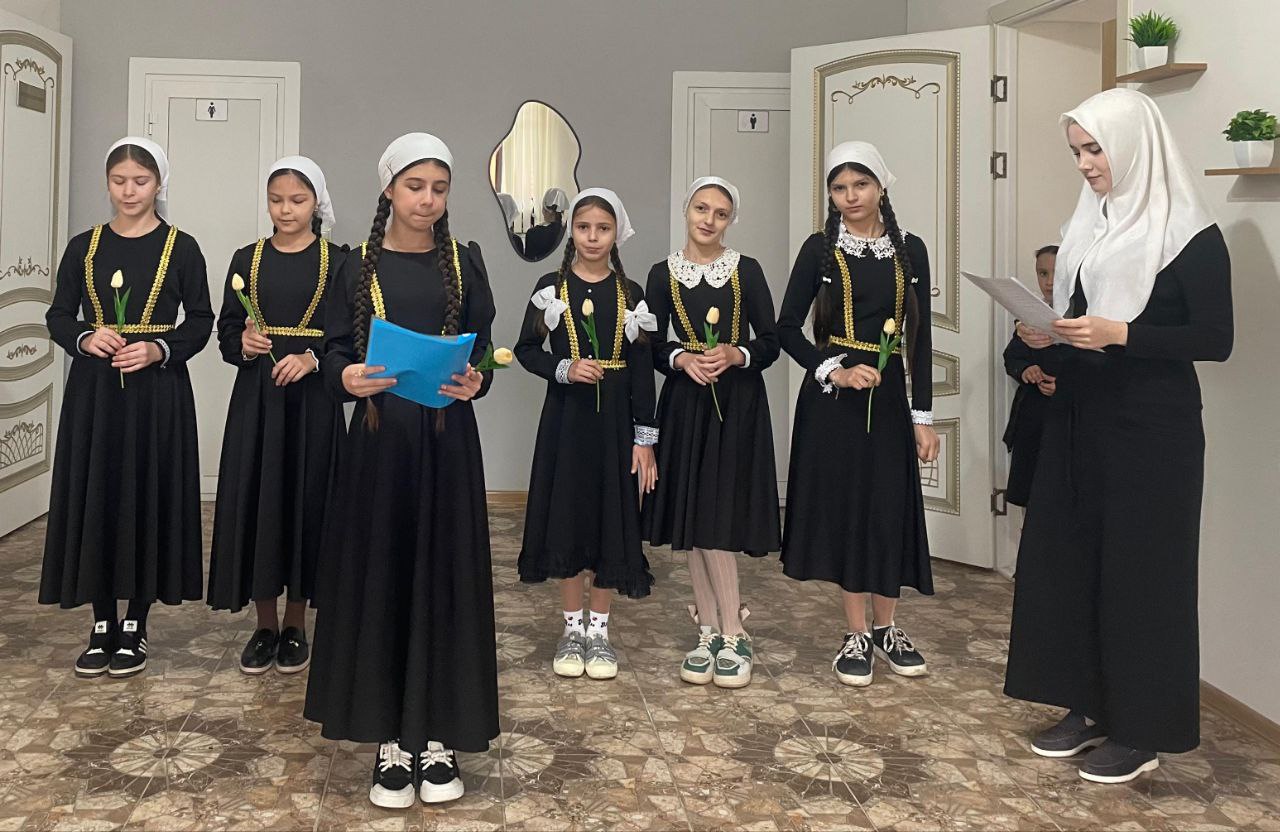 Литературный праздник «Кто щедро дарит знания и свет»