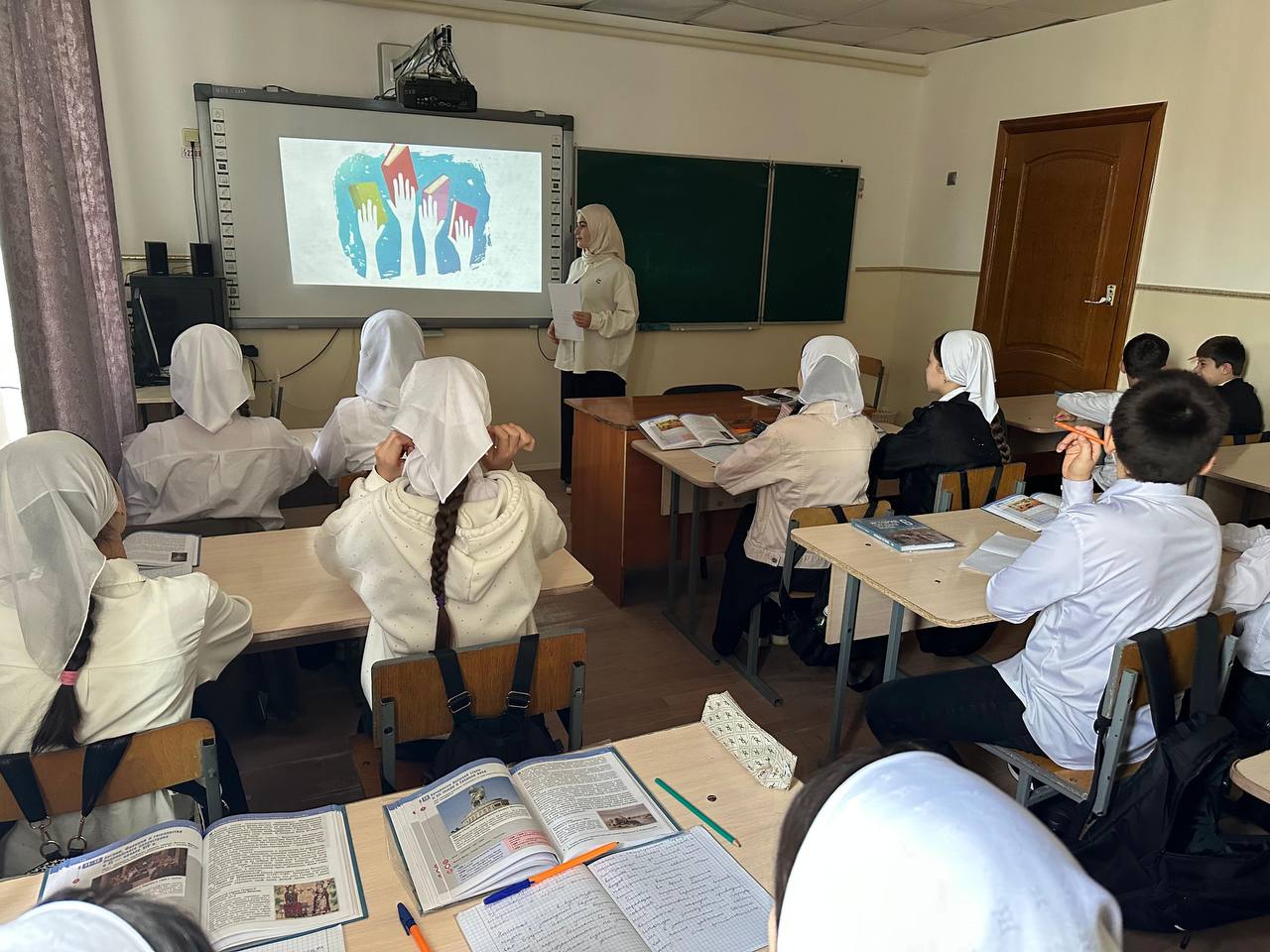 Час громкого чтения «Читаем громко, читаем вслух».