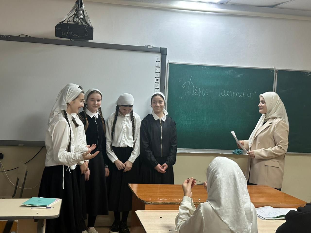 Литературный утренник «Всем мамам посвящается»