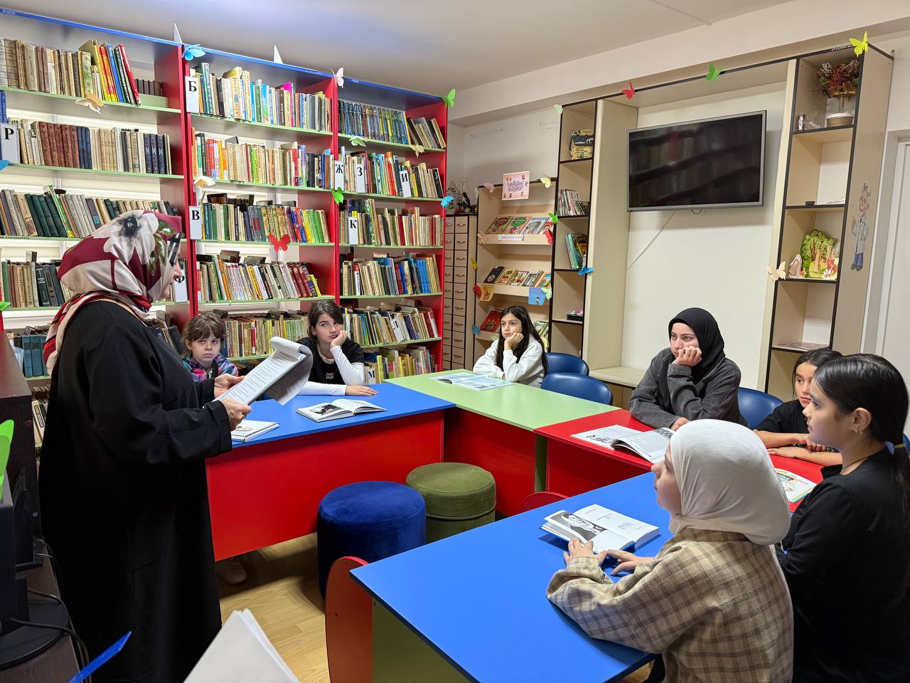 Литературно-поэтический час «Давайте, друзья, потолкуем о маме»