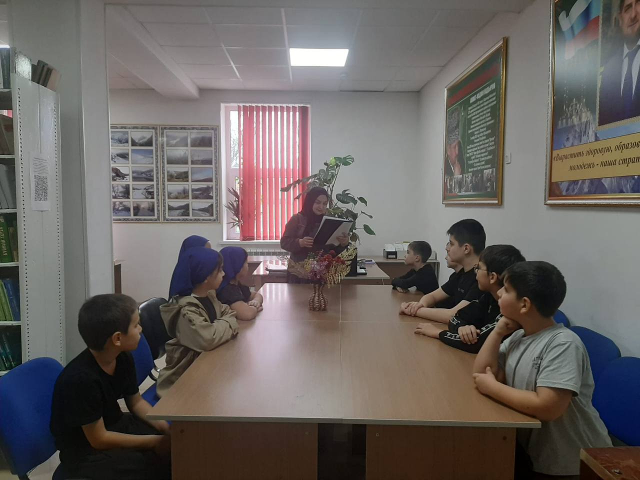 Урок мужества «Отцов в строю сменяют сыновья»