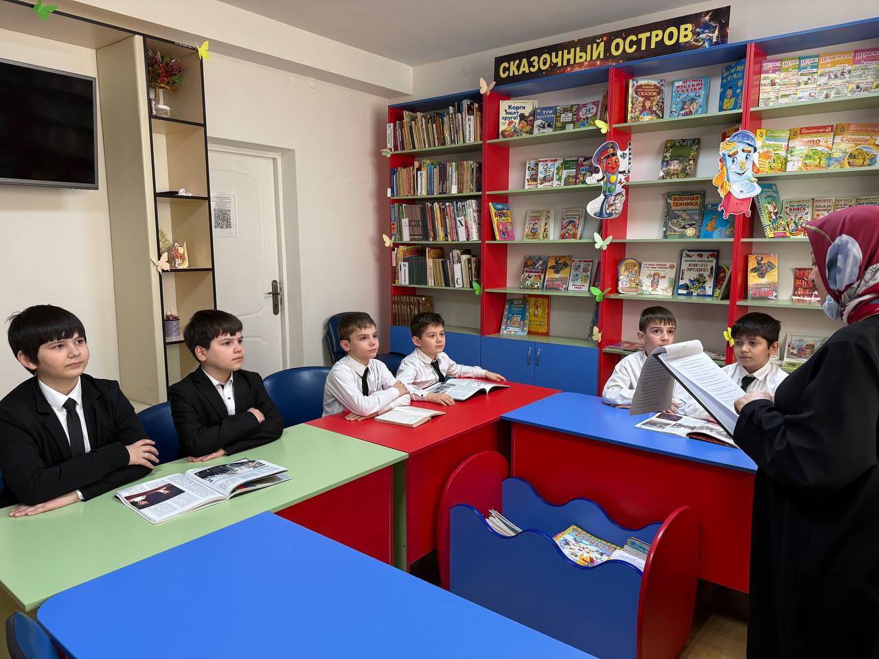 Литературный час «О подвиге расскажет книга»