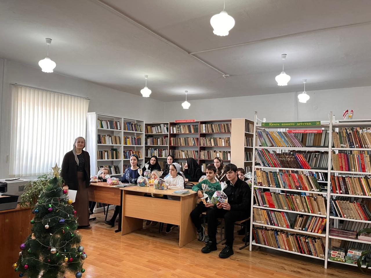 Познавательно-развлекательный часе «Новый год шагает по планете»