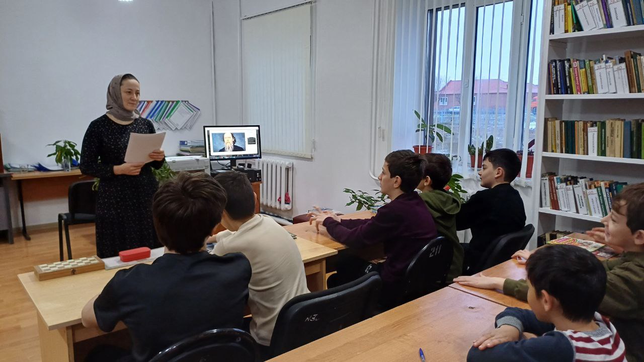 Литературно-познавательный час «Золотое перо сатиры»