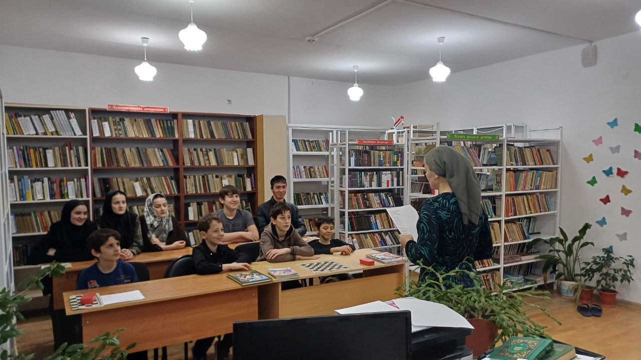 Час героев «Плечом к плечу на страже Отечества»