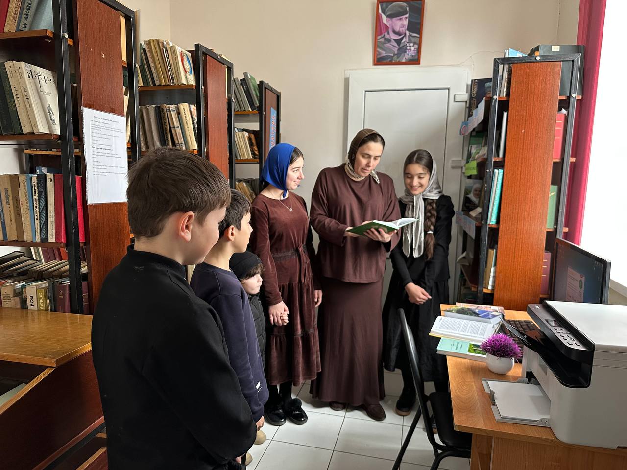 Информационно-познавательный час «Всемирный день писателя»