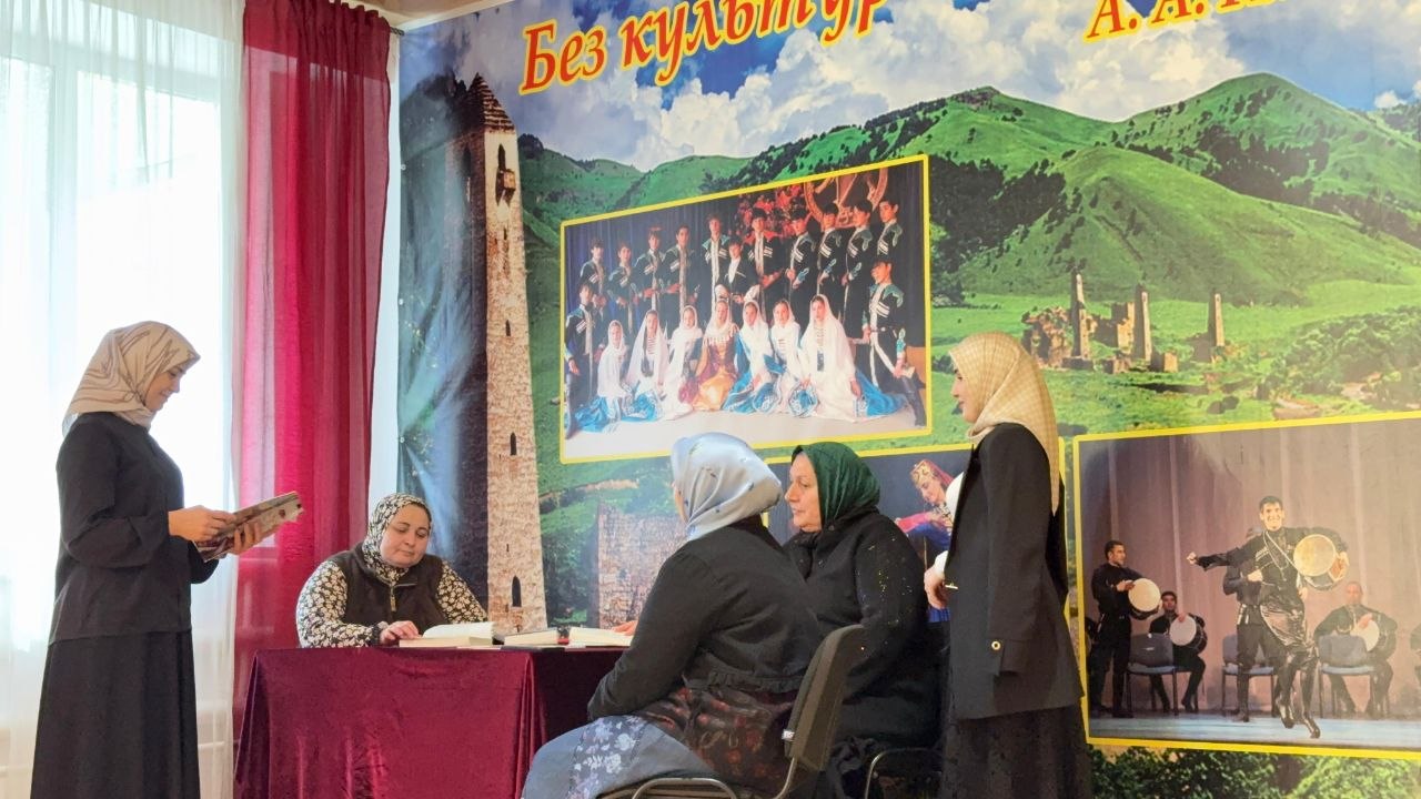 Тематический час «Сохраняя родную культуру, мы сохраняем родную страну»